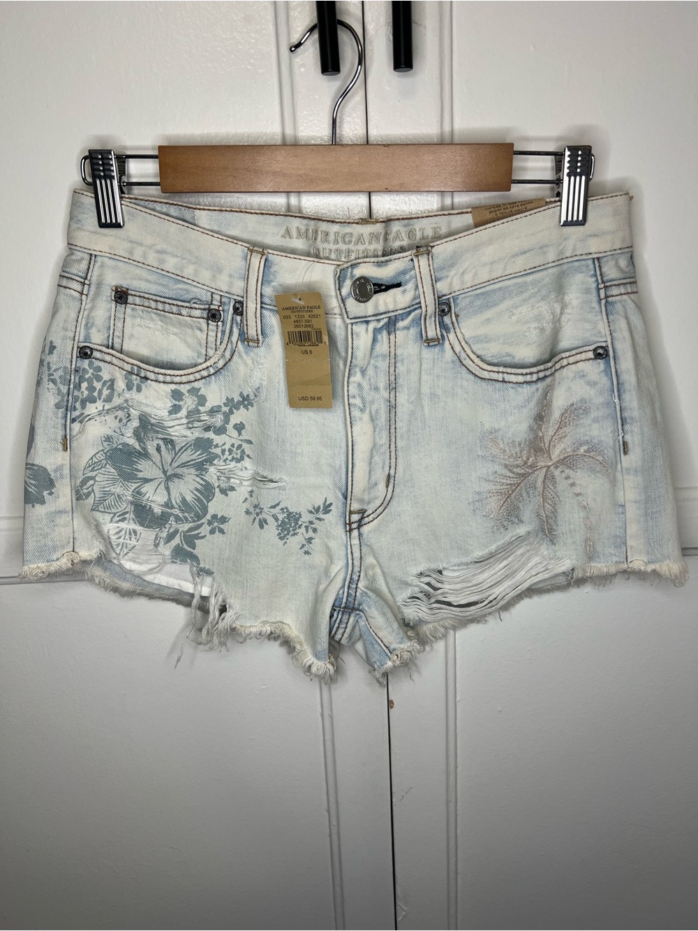 American Eagle Vintage Hi-Rise Festival Denim Shorts | Size 6 - NWT